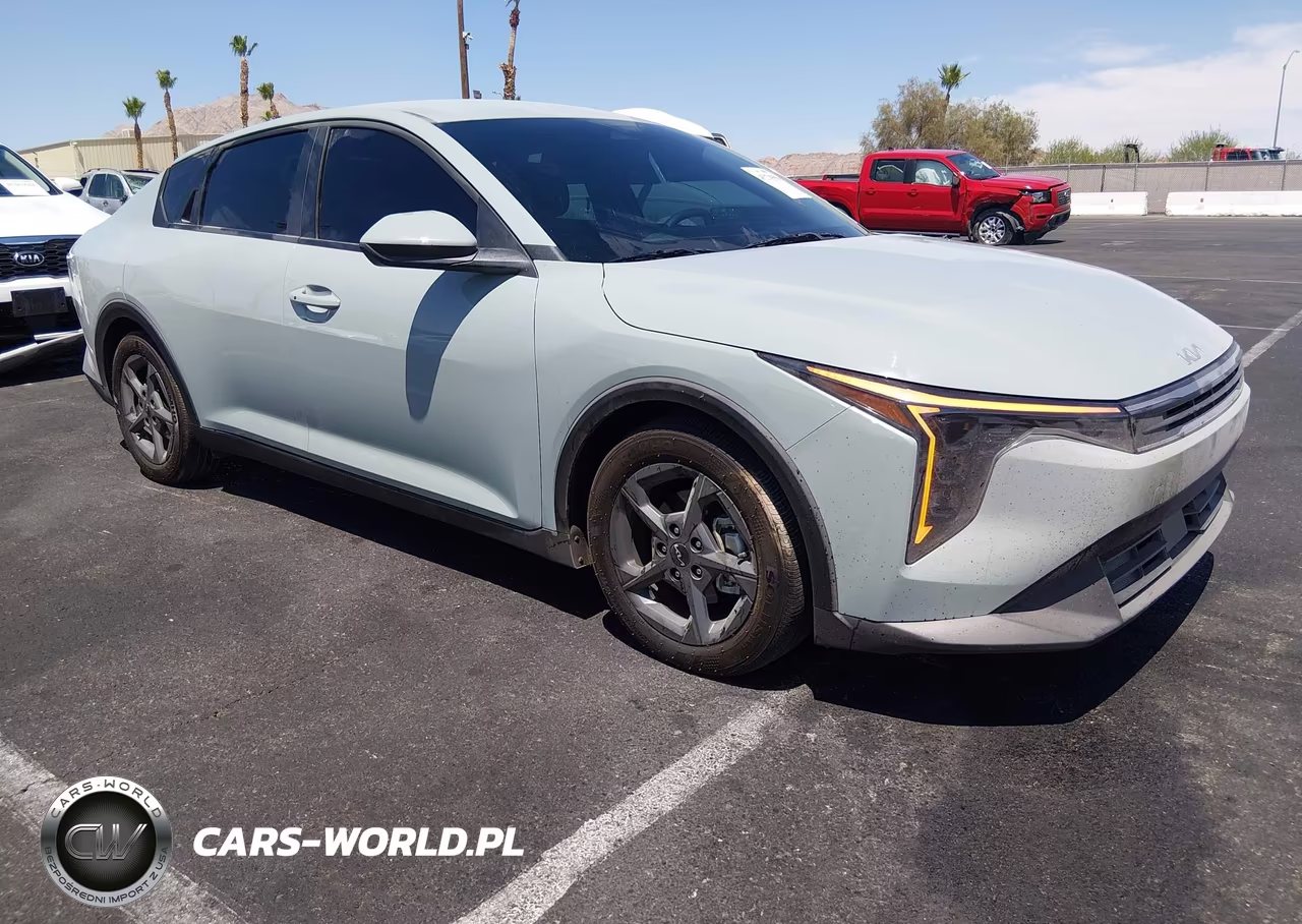 2025 Kia K4 Lxs – zdjęcie 1 z 16