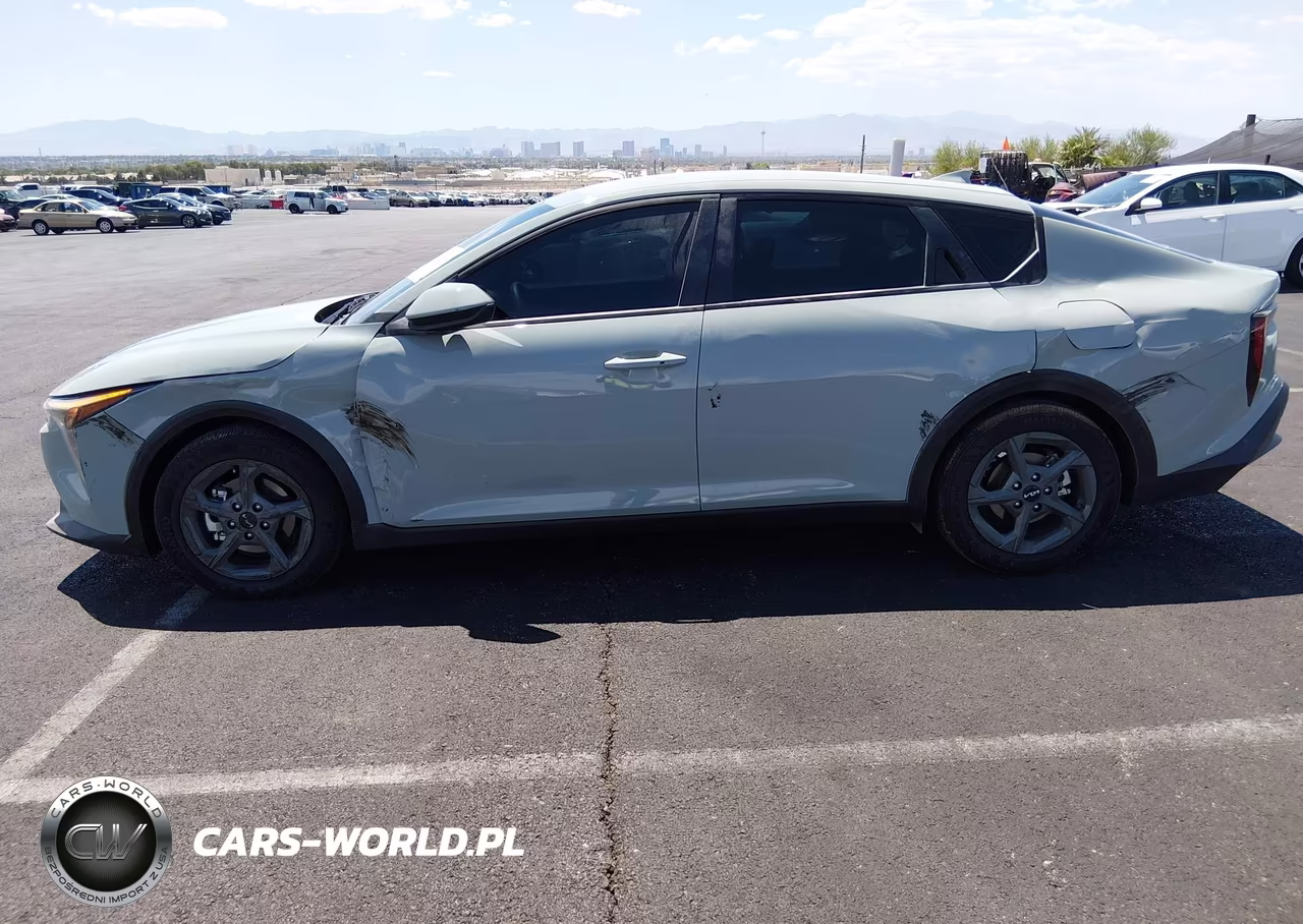 2025 Kia K4 Lxs VIN:3KPFT4DE7SE228439 - 14