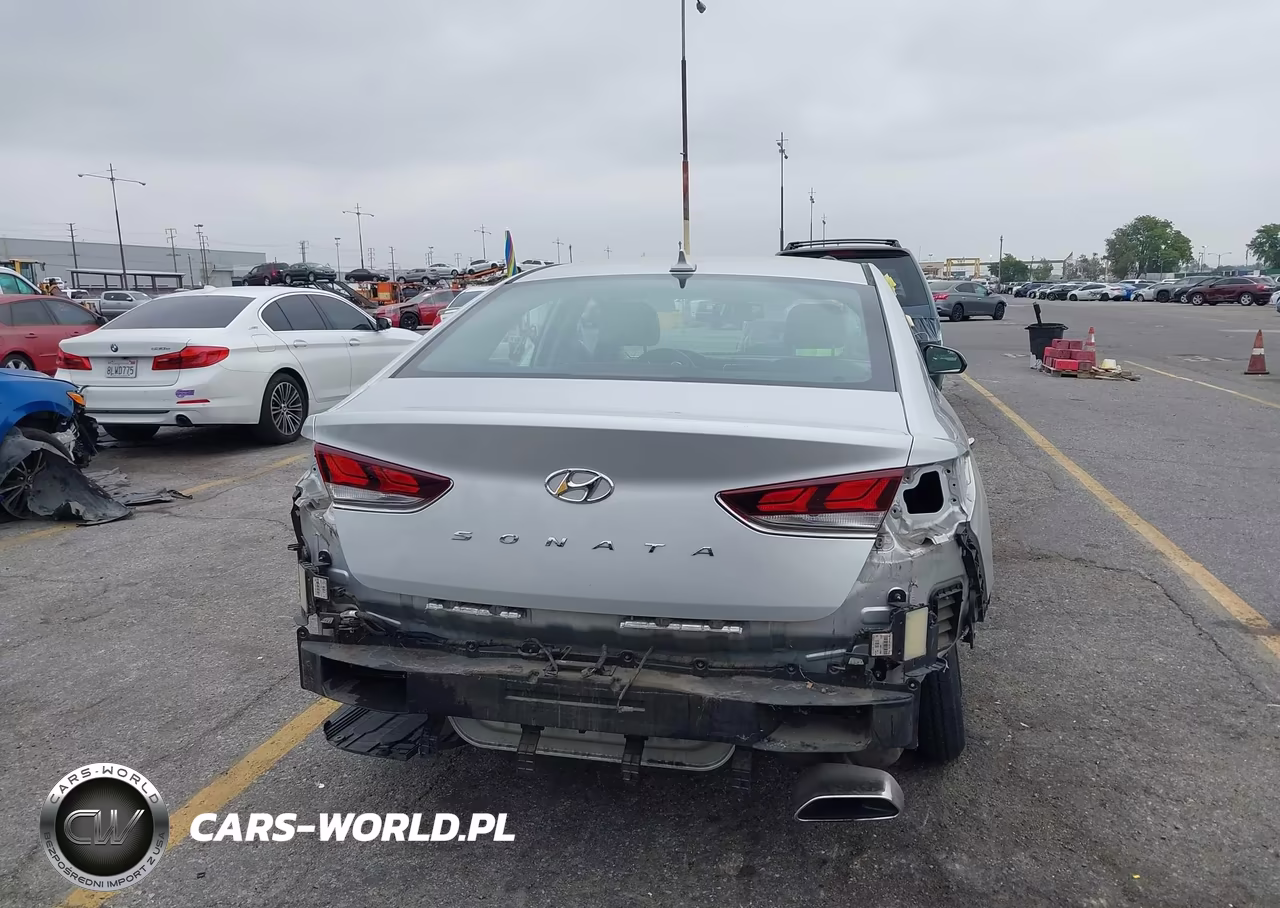 2018 Hyundai Sonata Sel VIN:5NPE34AF2JH620795 - 17