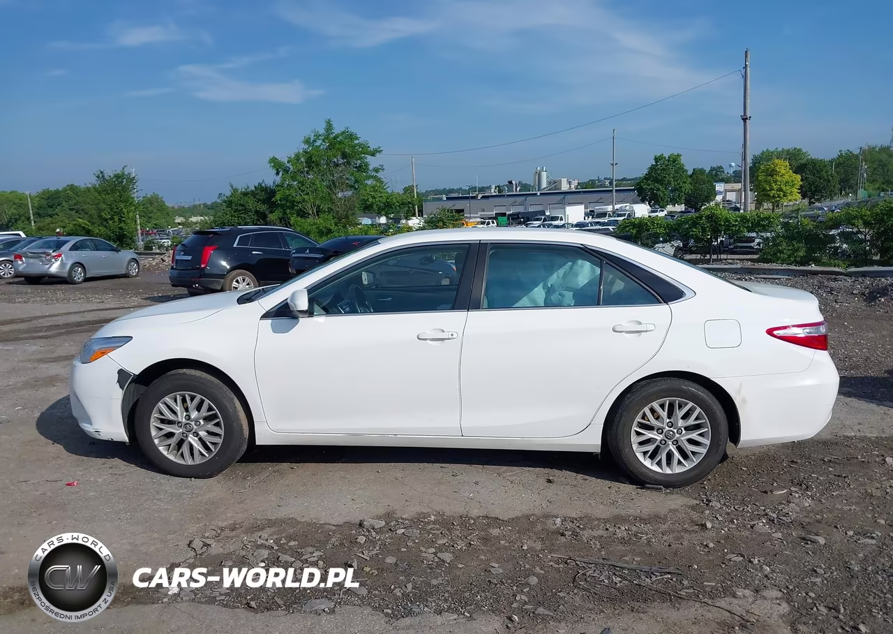 2017 Toyota Camry Le VIN:4T1BF1FK1HU342207 - 13