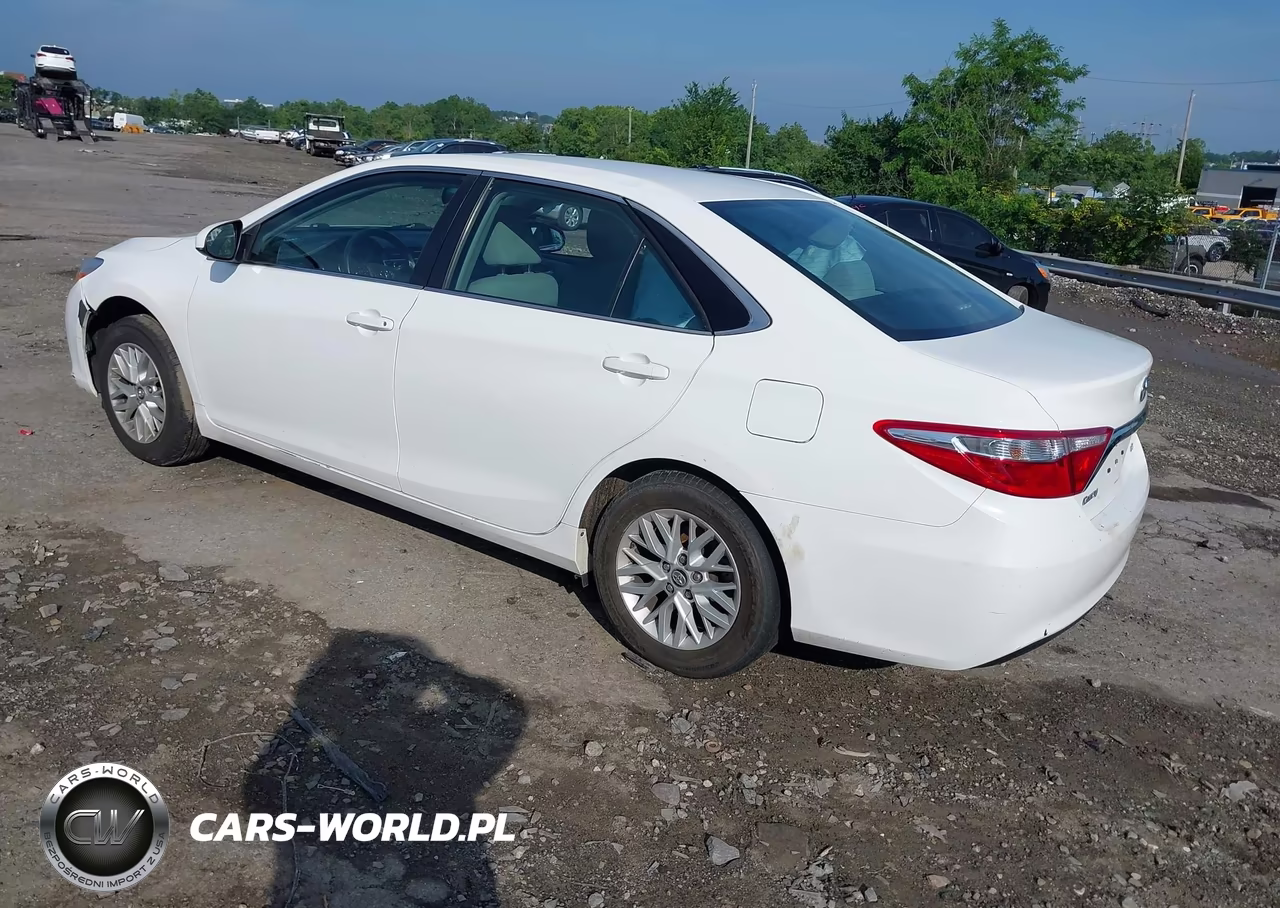 2017 Toyota Camry Le VIN:4T1BF1FK1HU342207 - 3