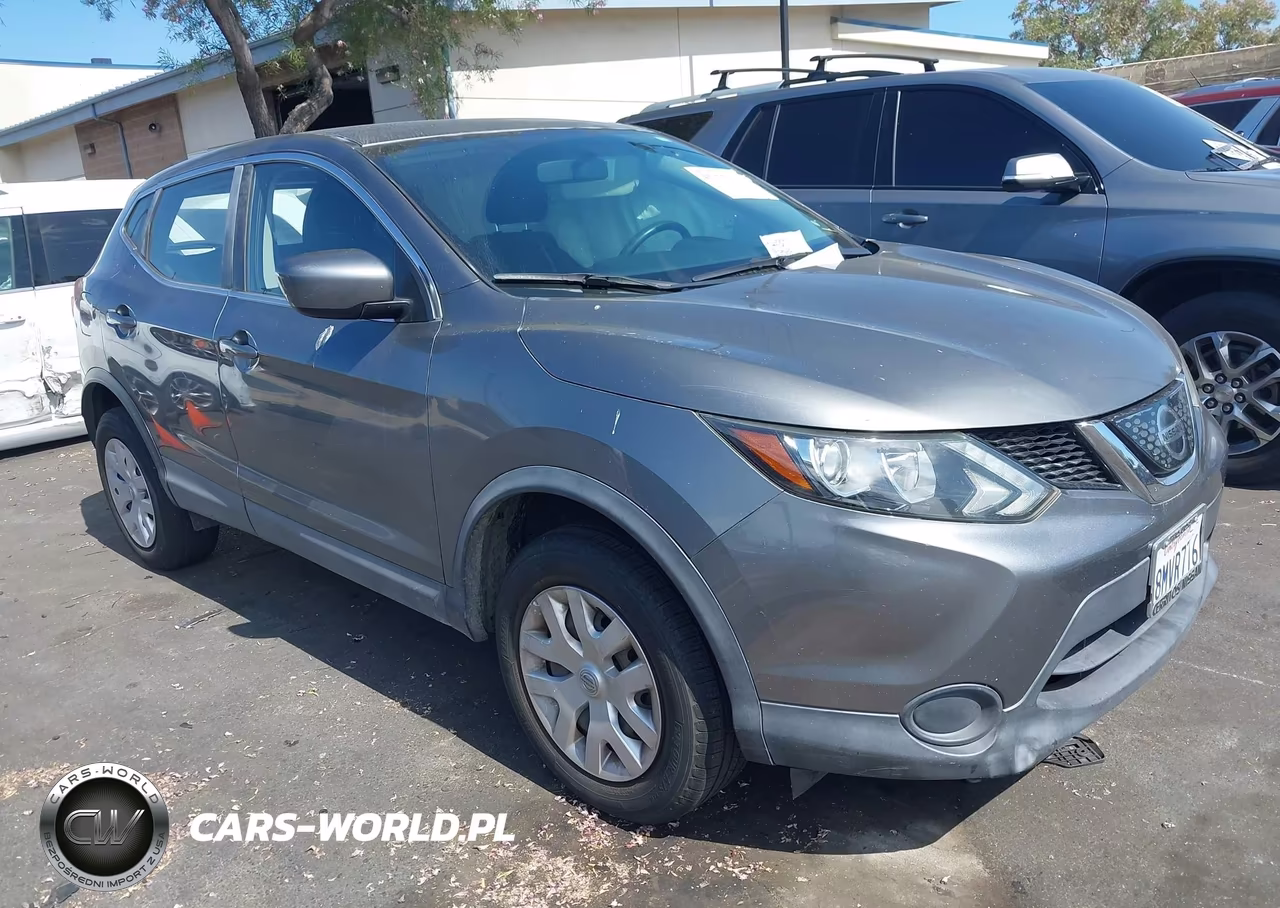 2018 Nissan Rogue Sport S – zdjęcie 1 z 16