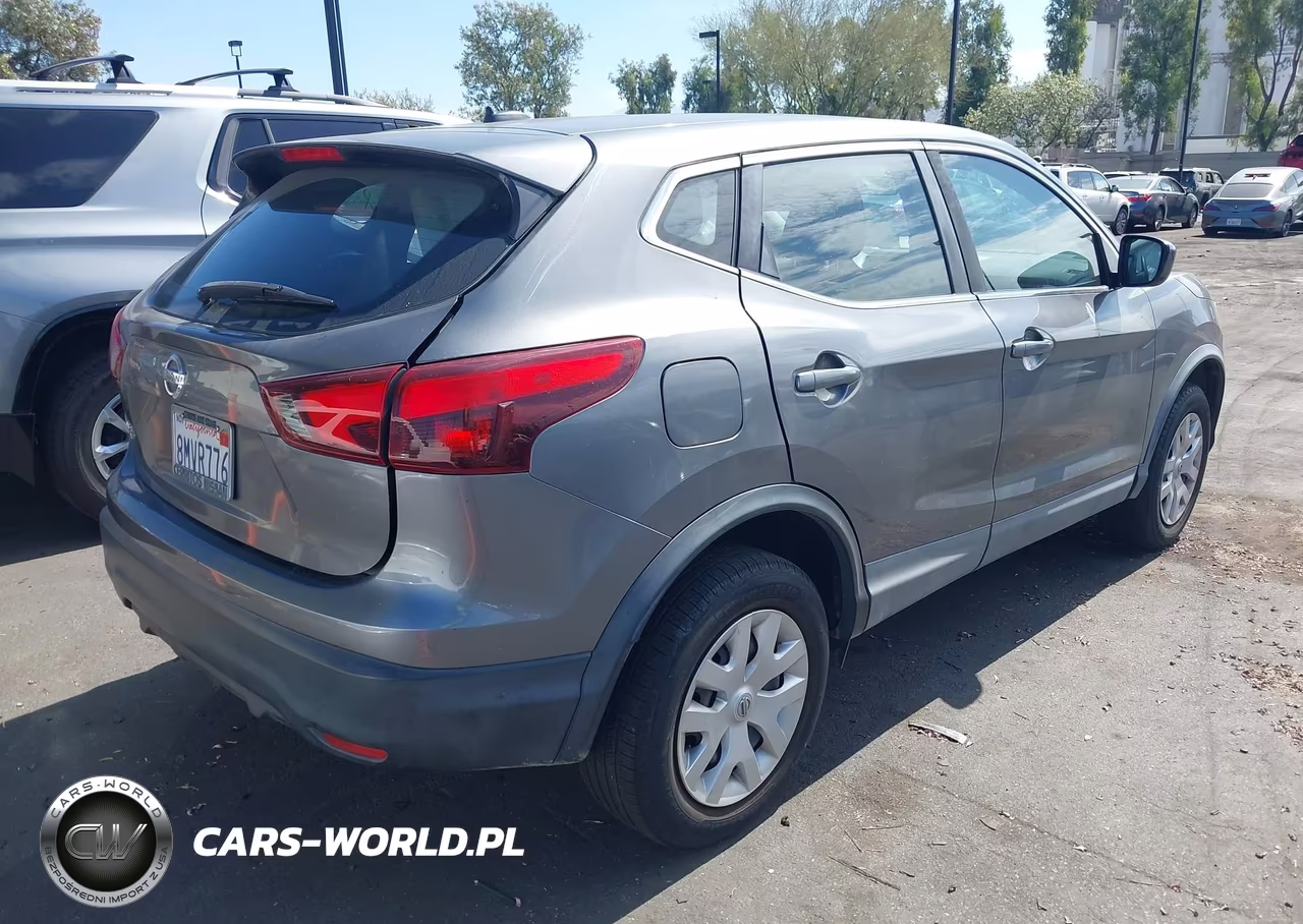 2018 Nissan Rogue Sport S VIN:JN1BJ1CP0JW150695 - 4