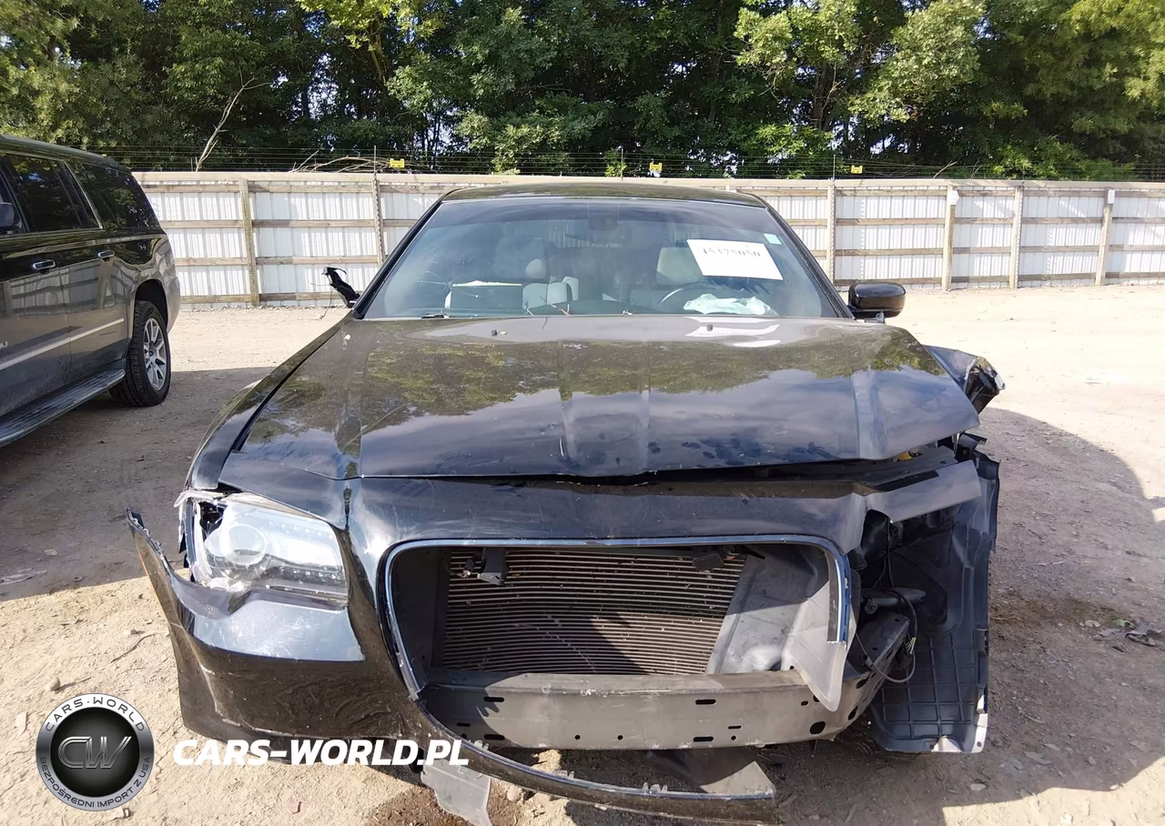 2018 Chrysler 300 300S VIN:2C3CCABG2JH142839 - 13
