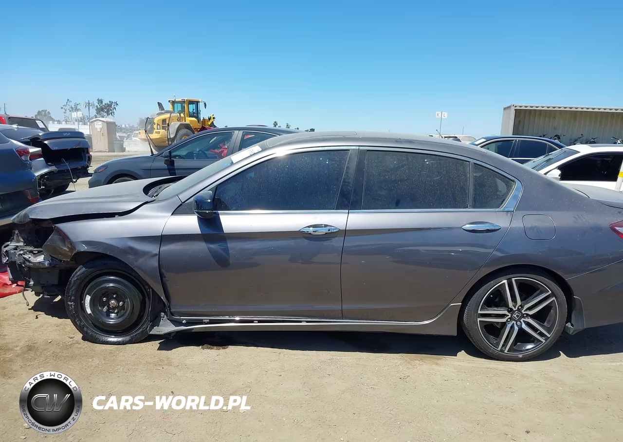 2017 Honda Accord Touring V6 VIN:1HGCR3F9XHA004431 - 15