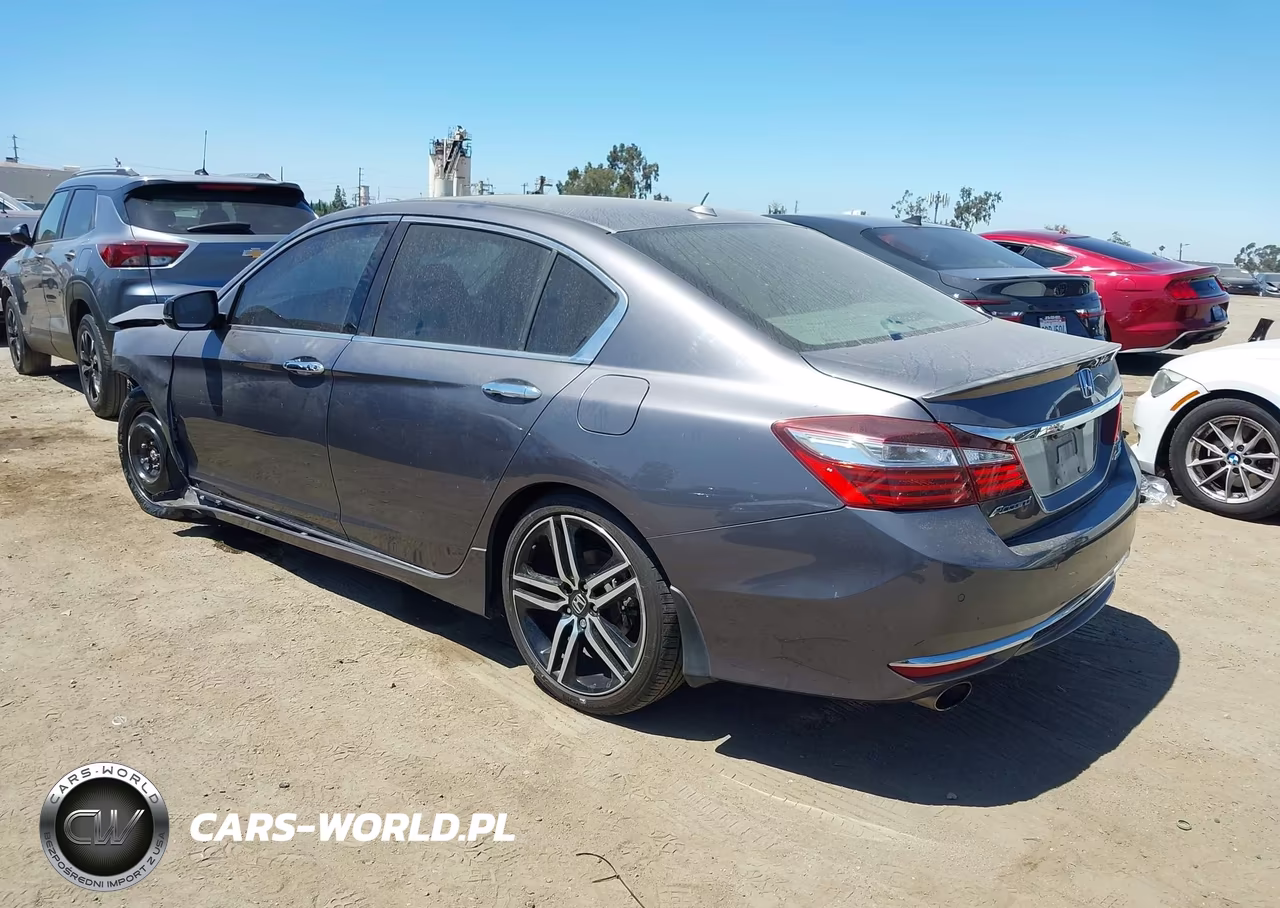 2017 Honda Accord Touring V6 VIN:1HGCR3F9XHA004431 - 3