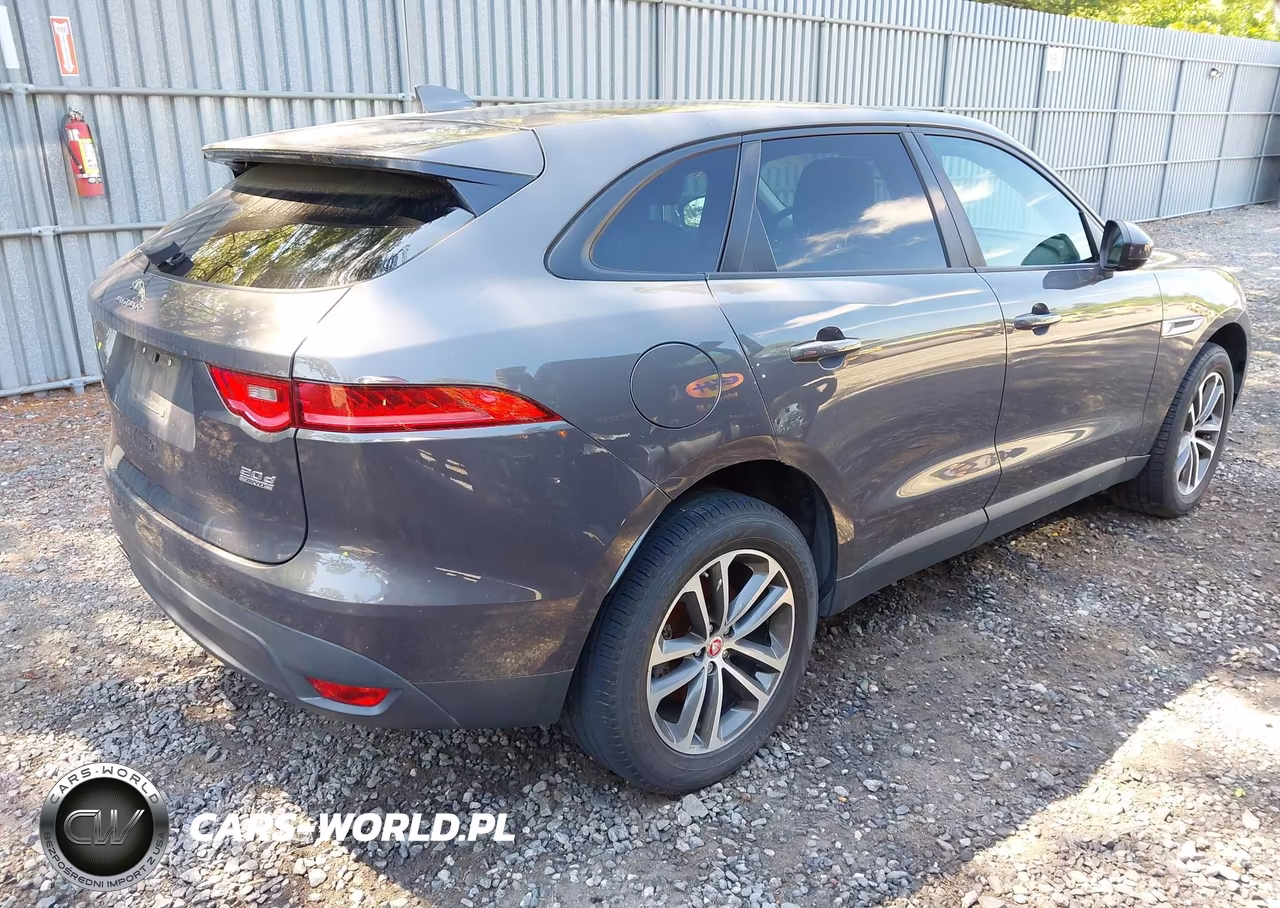 2017 Jaguar F-Pace 20D Premium VIN:SADCJ2BN0HA094759 - 4