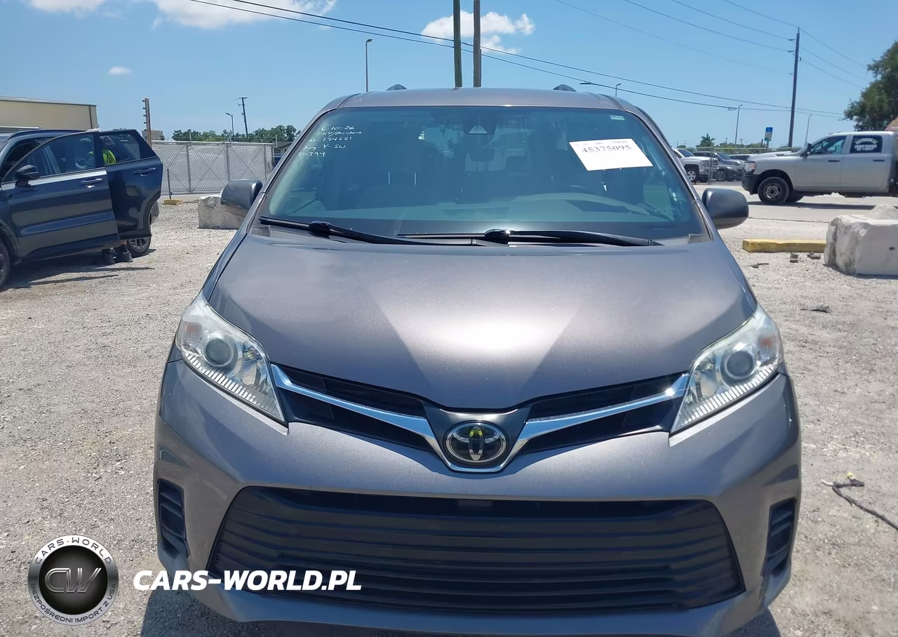 2018 Toyota Sienna Le 8 Passenger VIN:5TDKZ3DC9JS954586 - 13