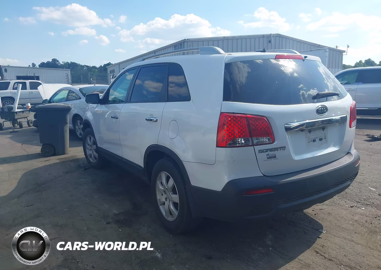 2011 Kia Sorento Lx VIN:5XYKT3A19BG127867 - 3
