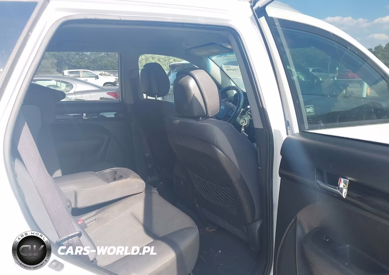 2011 Kia Sorento Lx VIN:5XYKT3A19BG127867 - 8