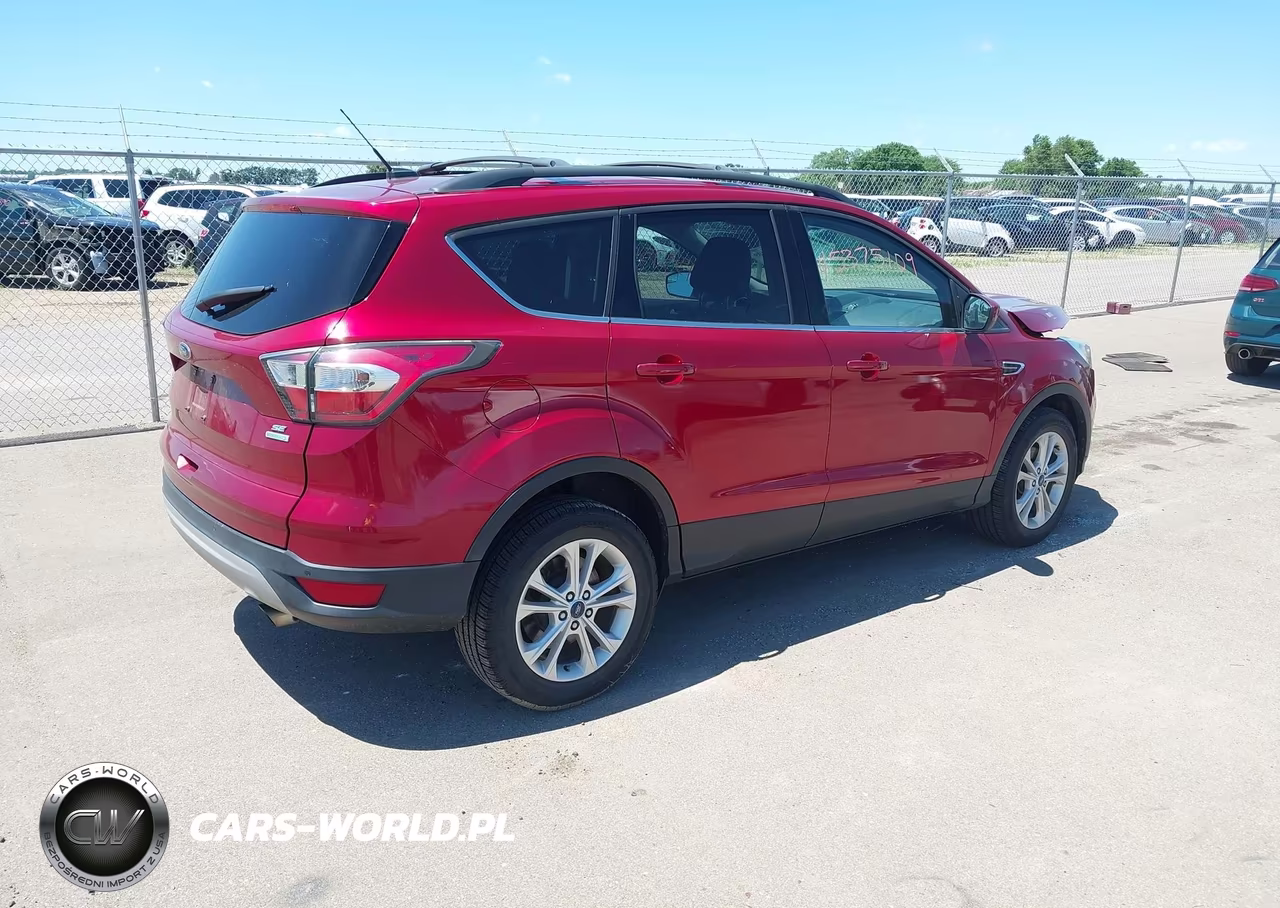 2017 Ford Escape Se VIN:1FMCU0GD3HUB47701 - 4