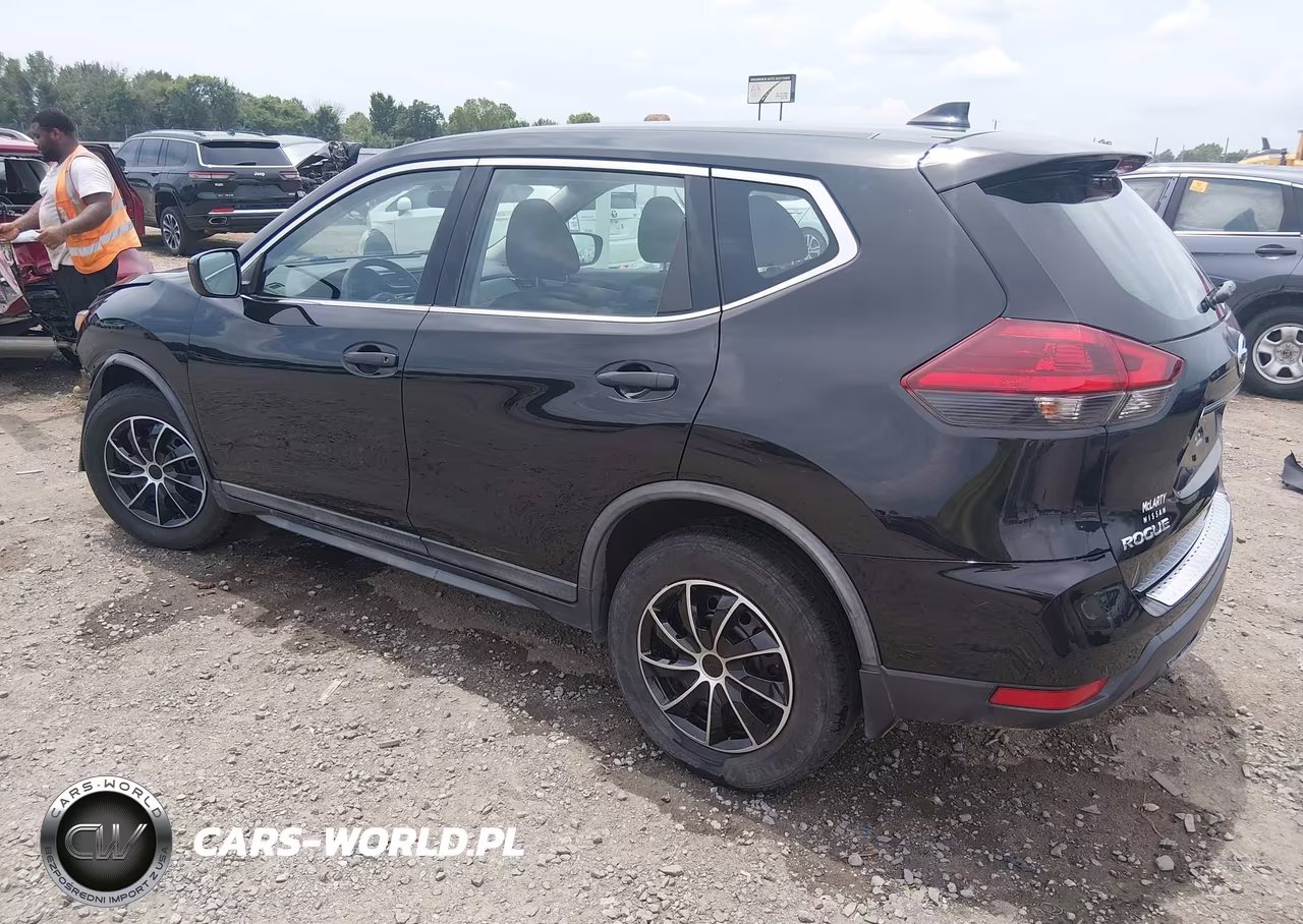 2018 Nissan Rogue S VIN:KNMAT2MT7JP510396 - 3