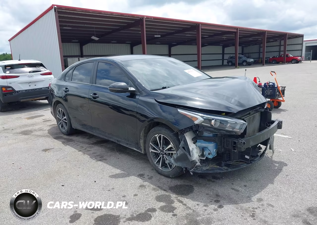2023 Kia Forte Lxs – zdjęcie 1 z 17