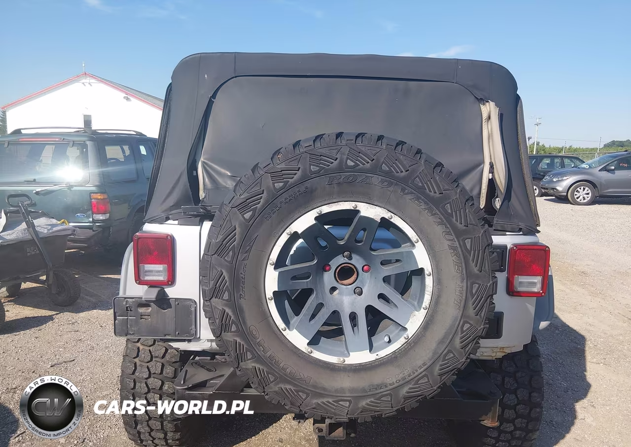 2007 Jeep Wrangler Unlimited X VIN:1J4GA39157L151931 - 16