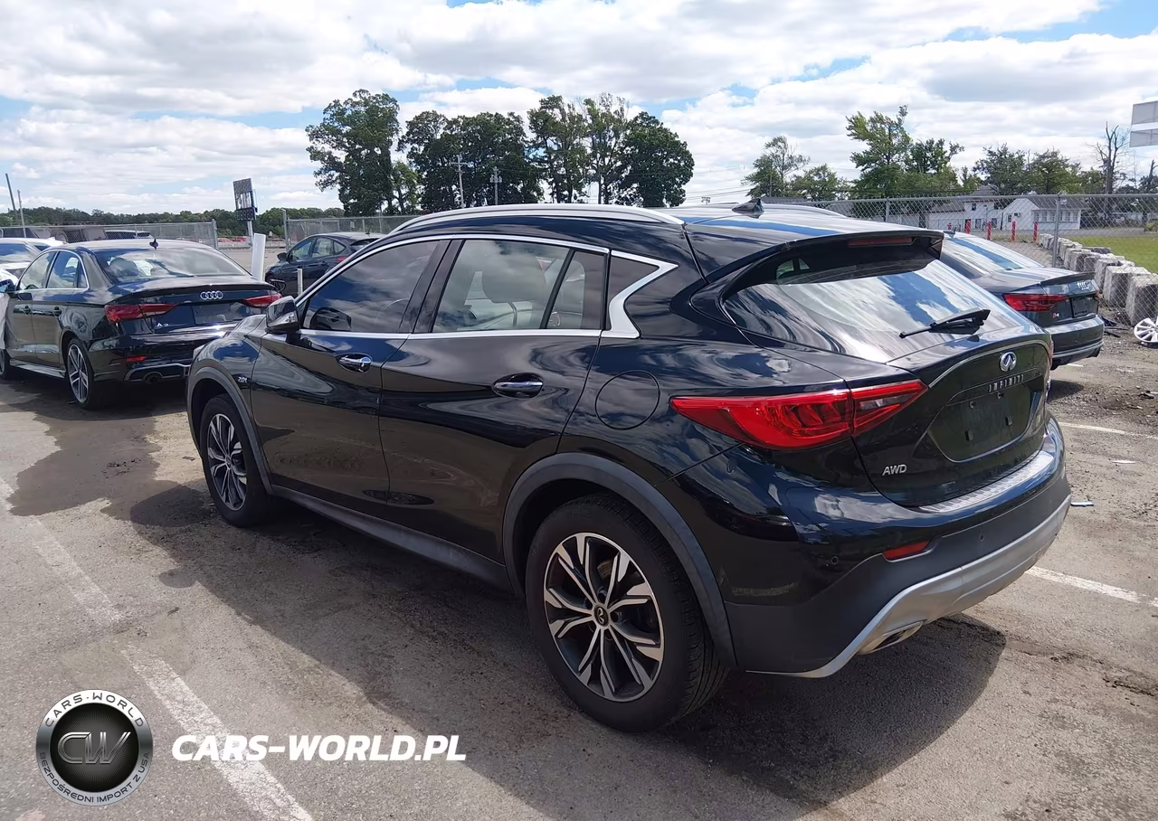 2017 Infiniti Qx30 Premium VIN:SJKCH5CR3HA038709 - 3