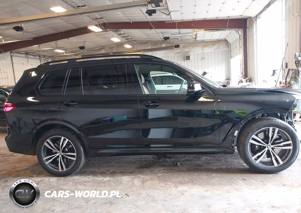 2026 BMW X7 xDrive40I VIN:5UX23EM05T9330609 - 13