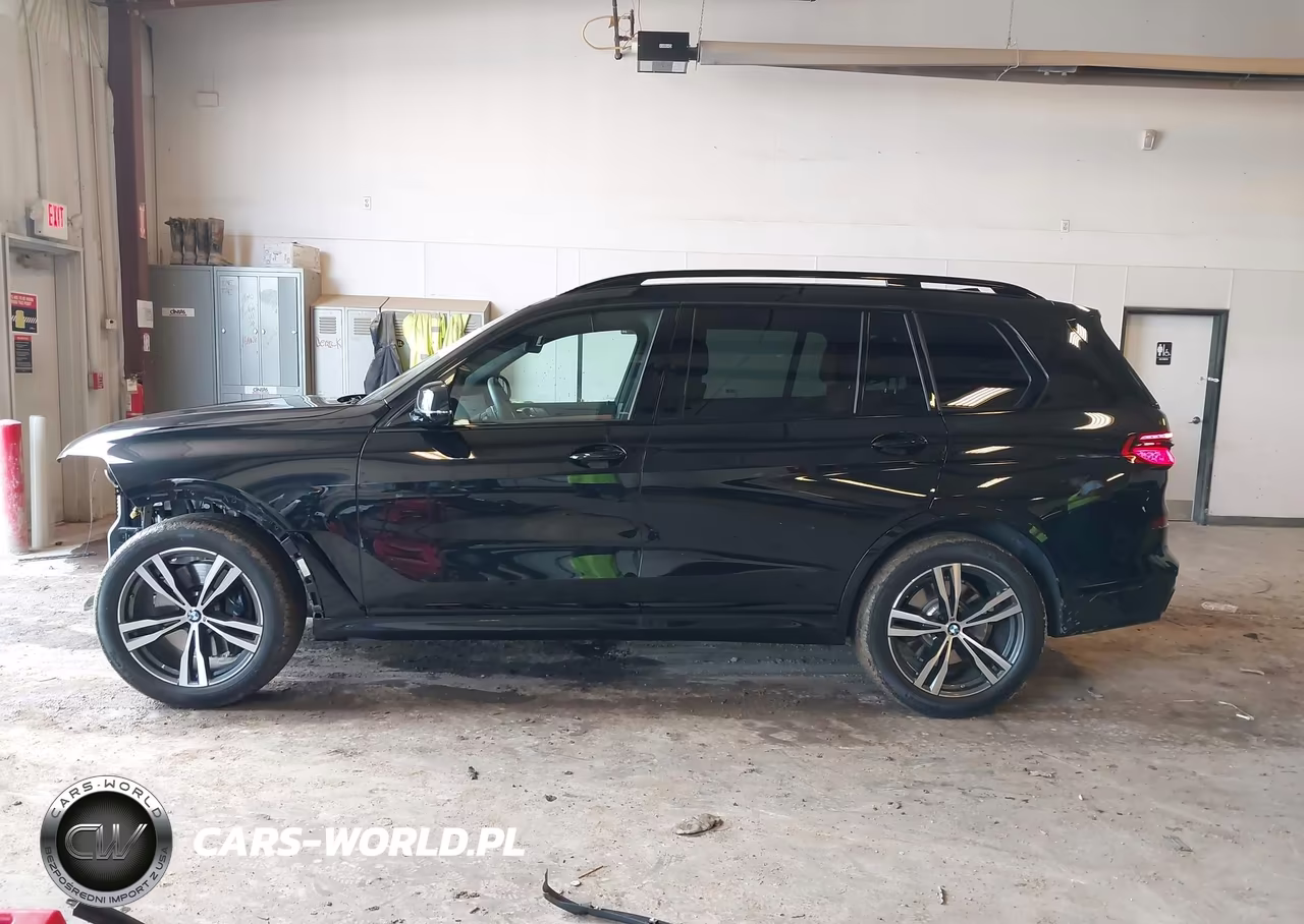 2026 BMW X7 xDrive40I VIN:5UX23EM05T9330609 - 14