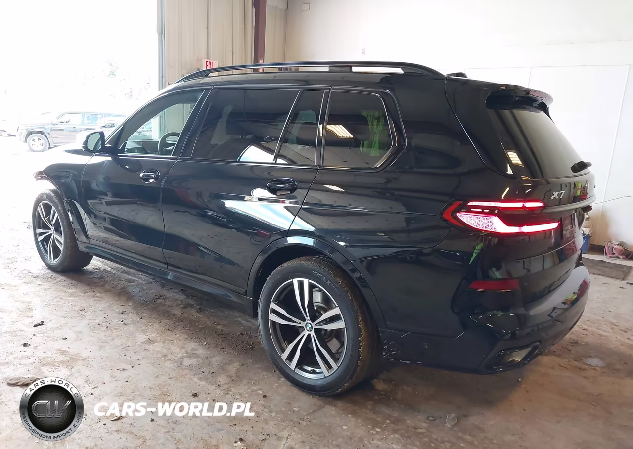 2026 BMW X7 xDrive40I VIN:5UX23EM05T9330609 - 3