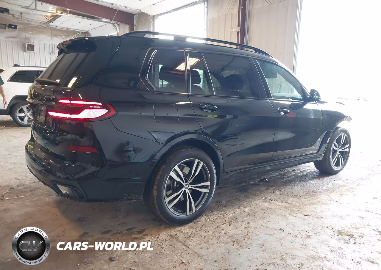 2026 BMW X7 xDrive40I VIN:5UX23EM05T9330609 - 4