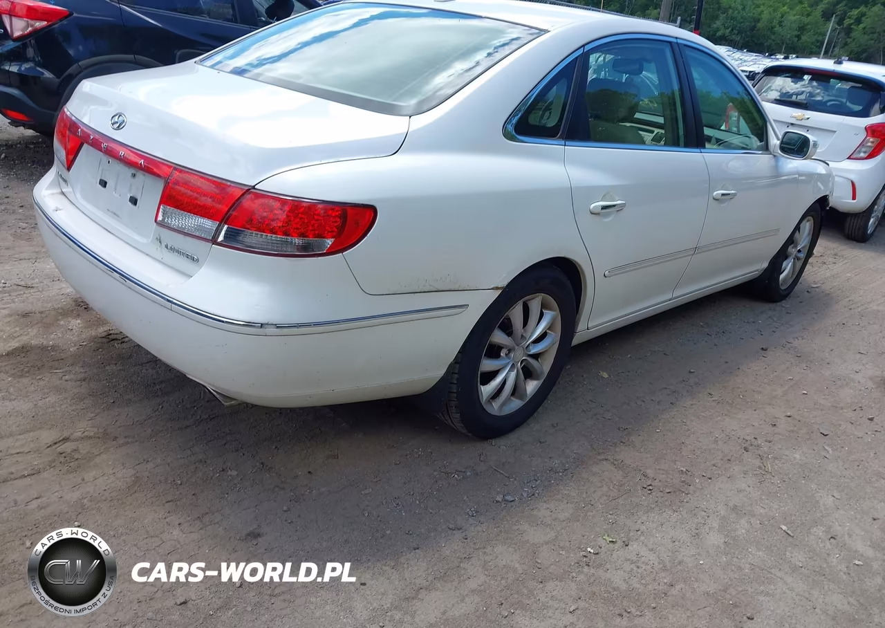 2008 Hyundai Azera Limited VIN:KMHFC46F28A310754 - 4