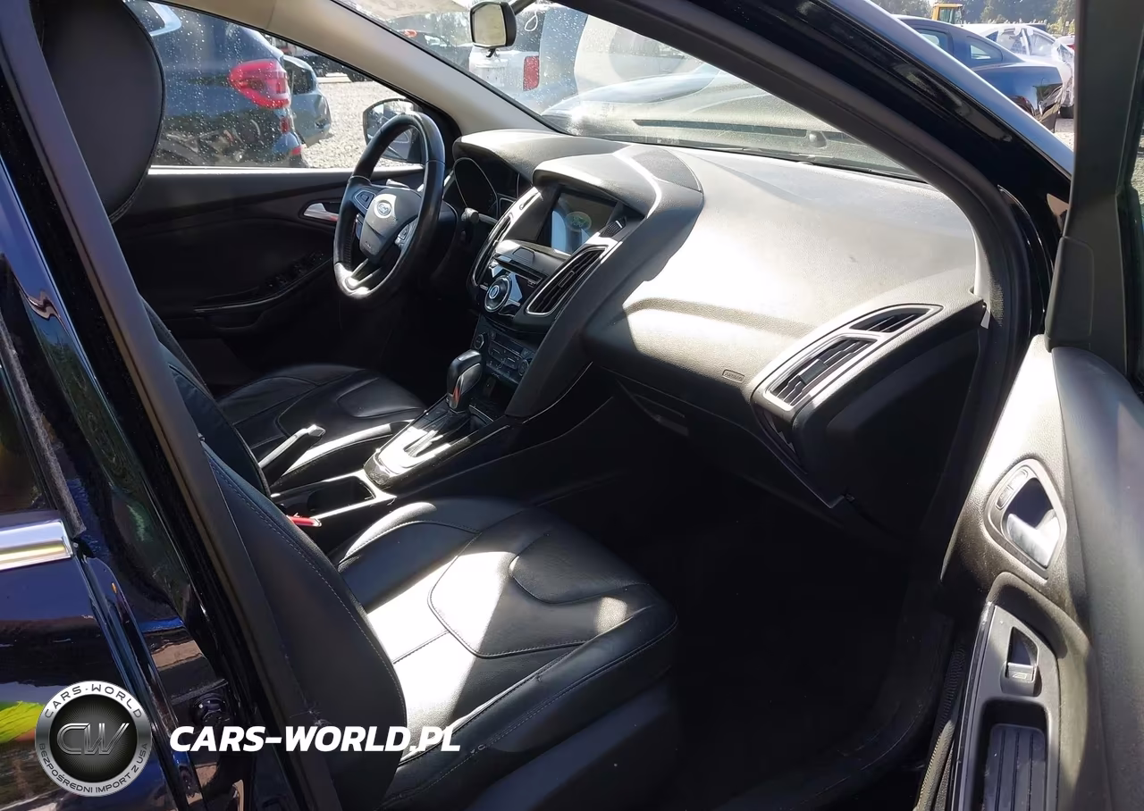 2017 Ford Focus Titanium VIN:1FADP3J2XHL272621 - 18