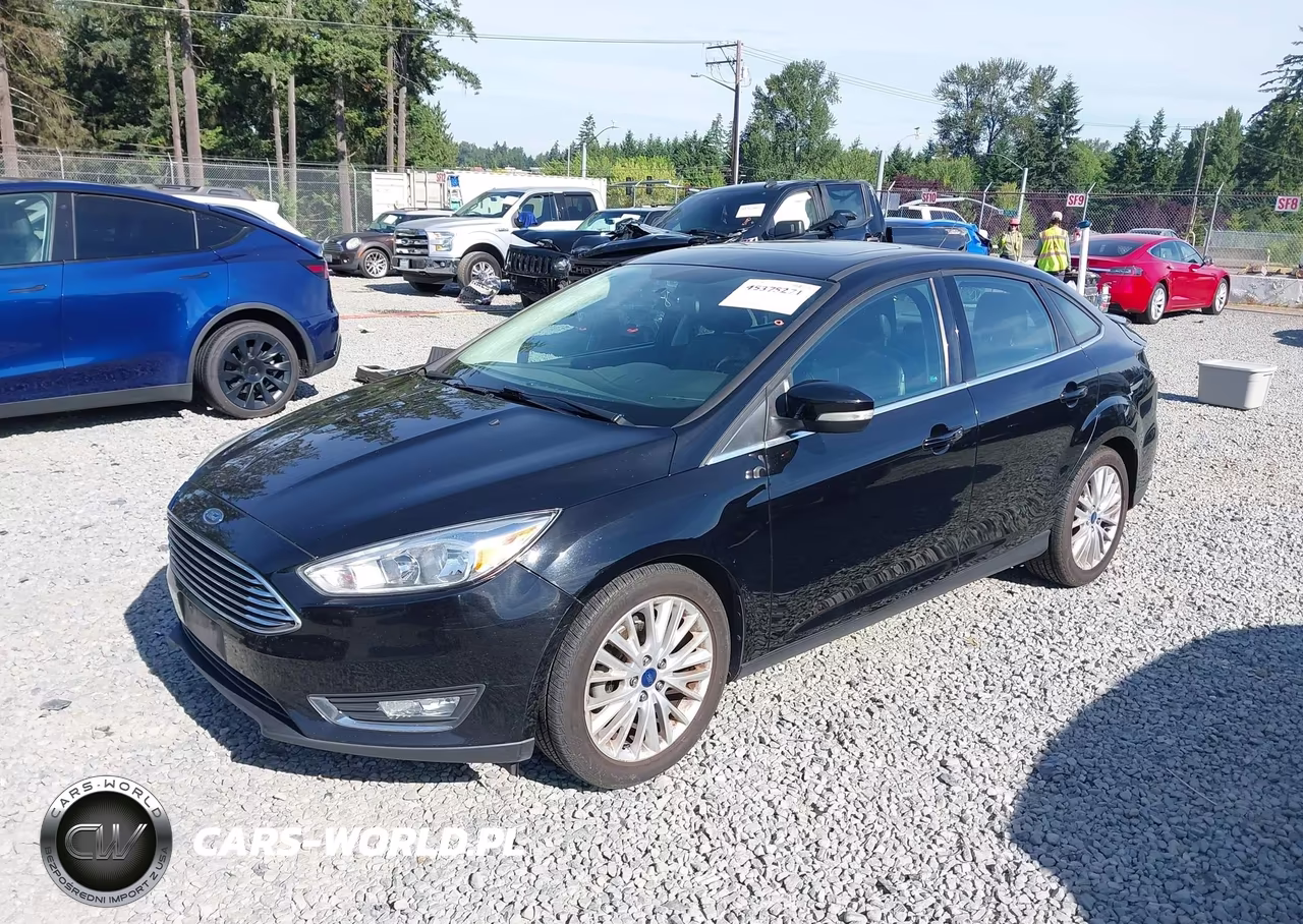 2017 Ford Focus Titanium VIN:1FADP3J2XHL272621 - 2