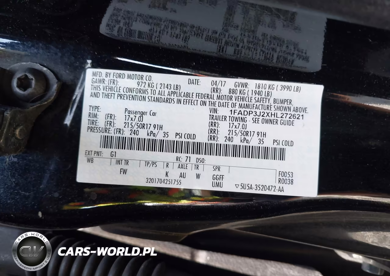 2017 Ford Focus Titanium VIN:1FADP3J2XHL272621 - 9