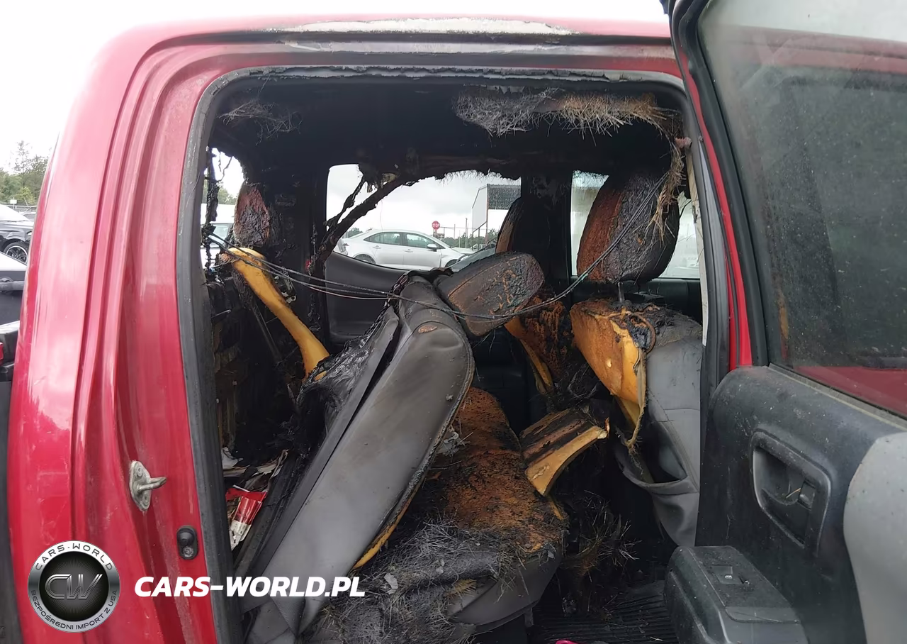 2019 Toyota Tacoma Sr VIN:5TFAX5GN6KX137677 - 8