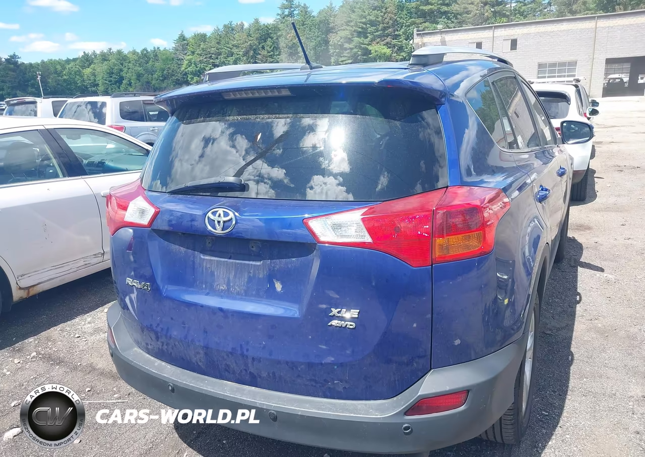 2015 Toyota Rav4 Xle VIN:2T3RFREV4FW372587 - 4