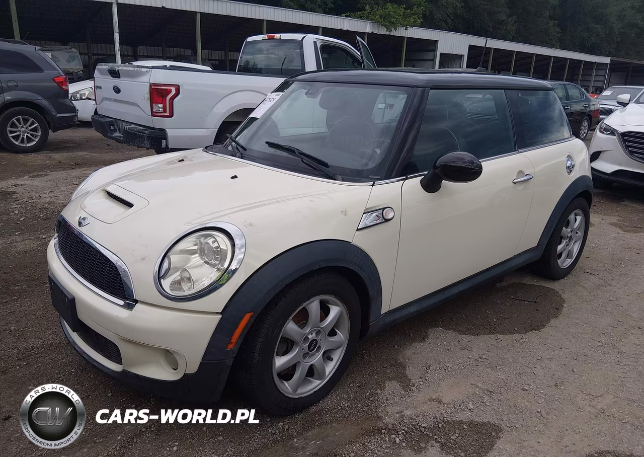 2008 Mini Cooper S VIN:WMWMF73518TV39220 - 2