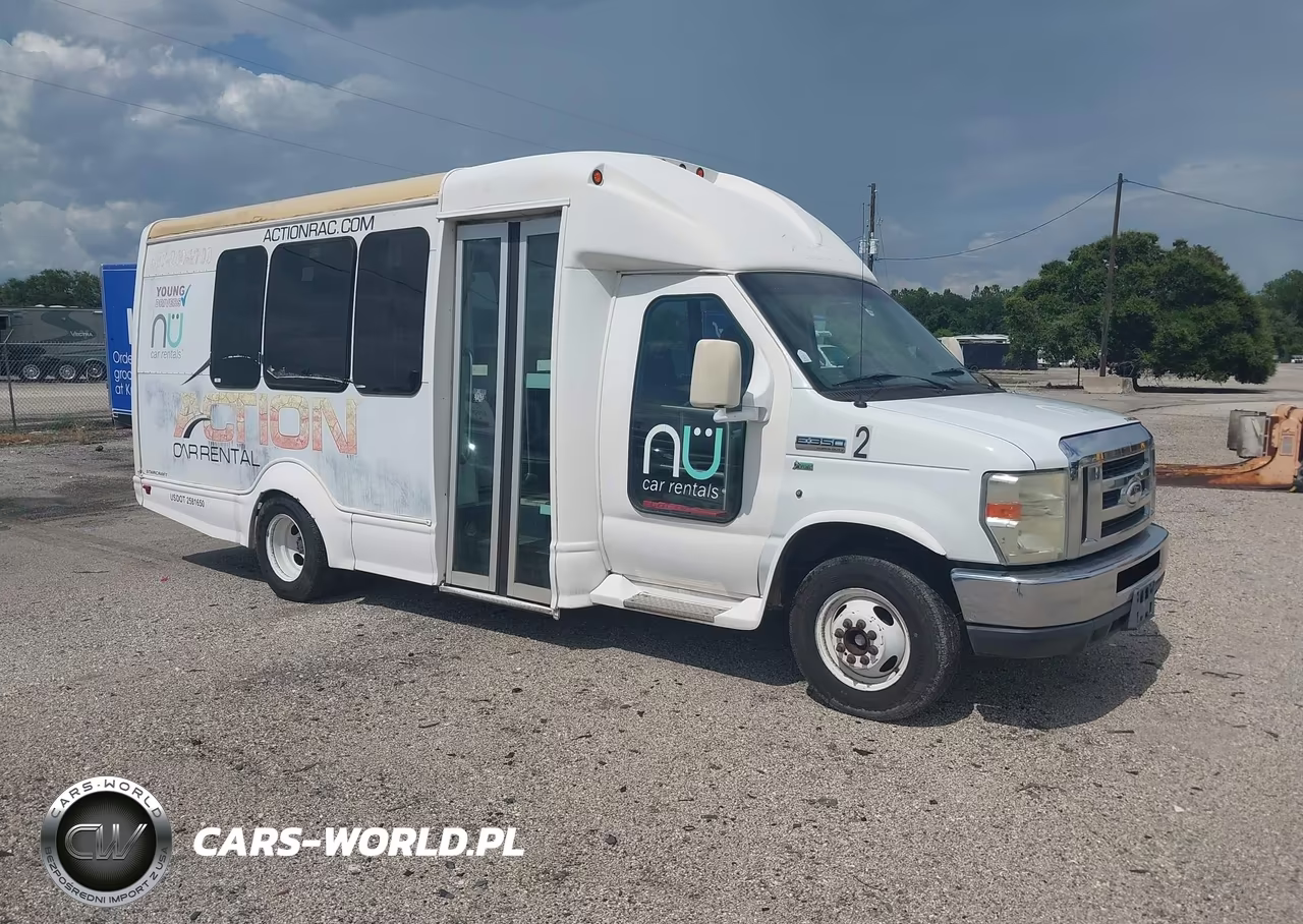 2015 Ford E-350 Cutaway – zdjęcie 1 z 19