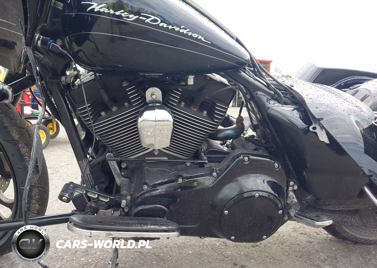 2012 Harley-Davidson Fltrx Road Glide Custom VIN:1HD1KHM10CB687536 - 9