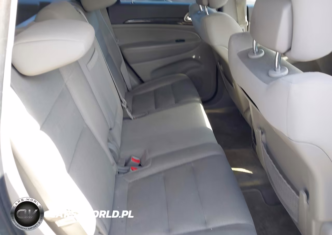 2012 Jeep Grand Cherokee Laredo VIN:1C4RJFAG0CC304094 - 8