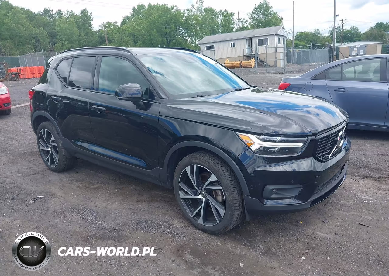 2019 Volvo Xc40 T5 R-Design – zdjęcie 1 z 18