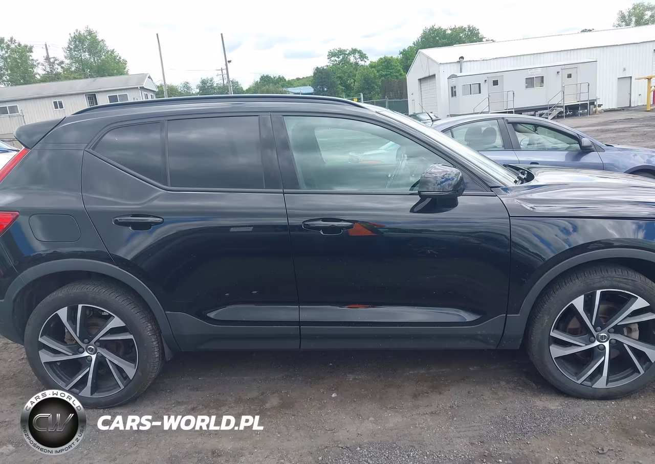 2019 Volvo Xc40 T5 R-Design VIN:YV4162UM0K2085860 - 13