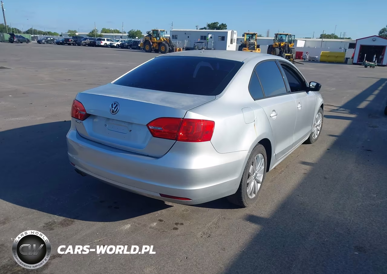 2013 Volkswagen Jetta 2.0L S VIN:3VW2K7AJ7DM308088 - 4
