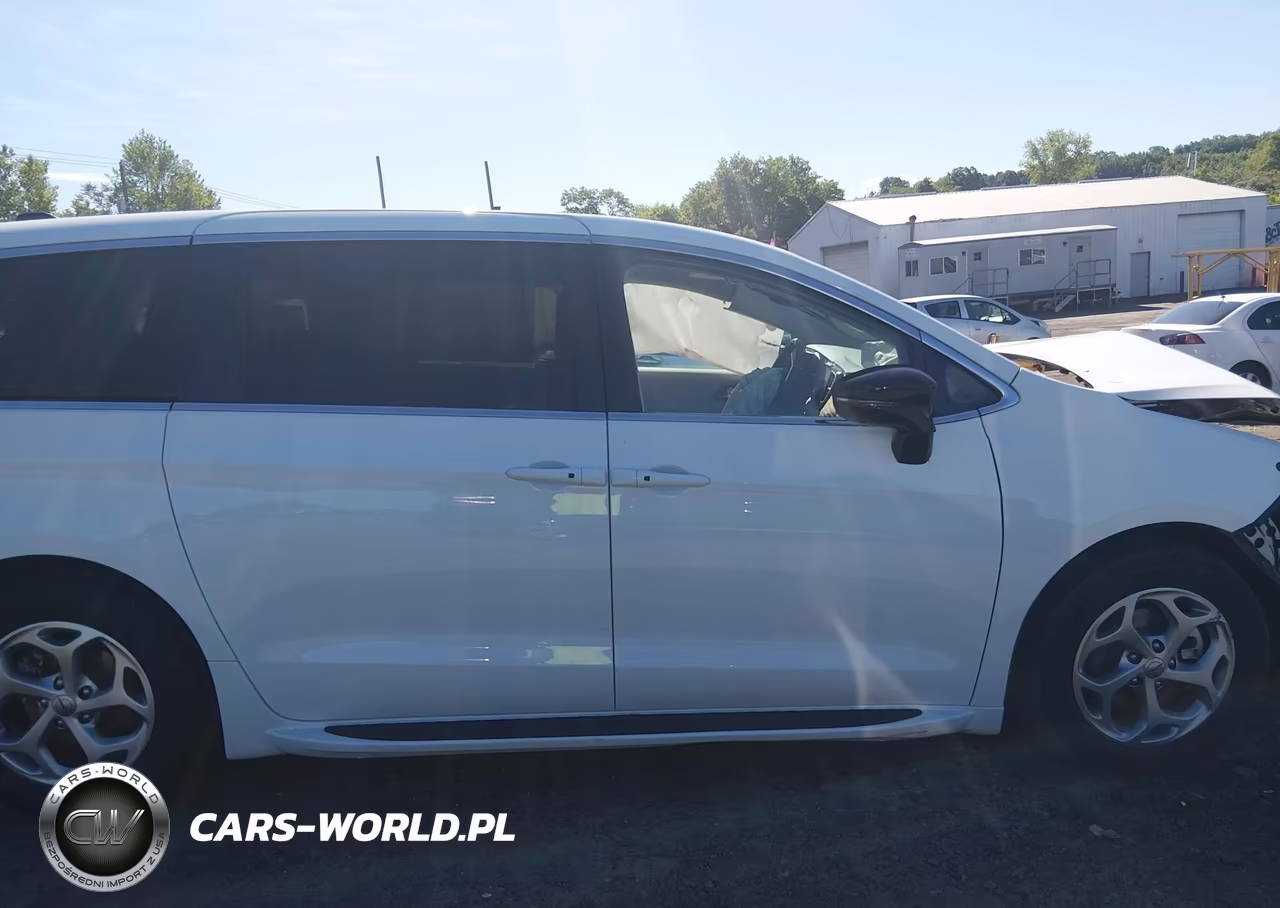2024 Chrysler Pacifica Limited VIN:2C4RC1GG7RR111610 - 13