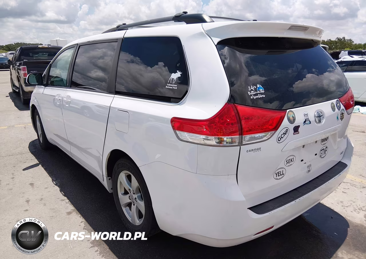 2014 Toyota Sienna Le V6 8 Passenger VIN:5TDKK3DC0ES503167 - 3
