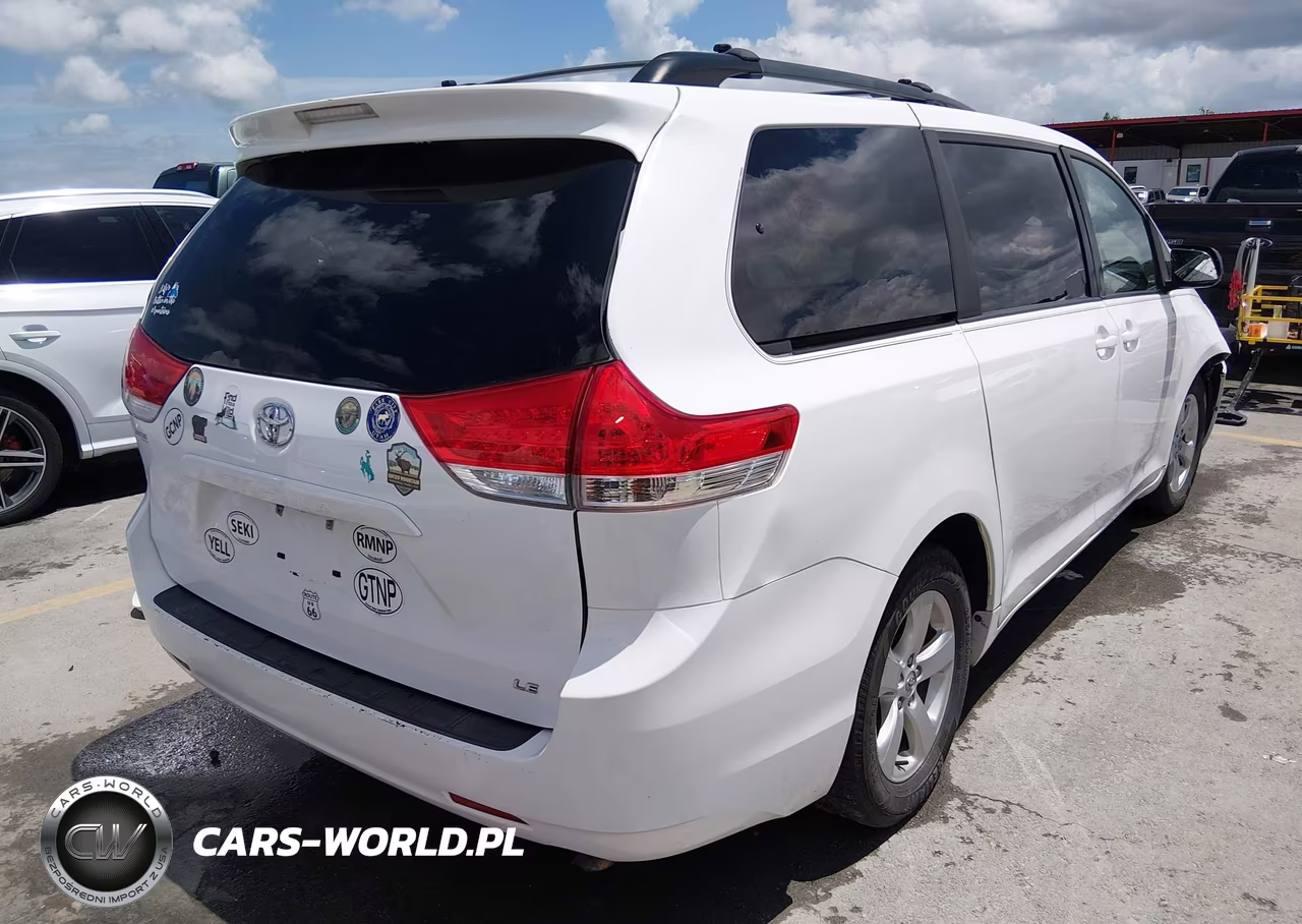 2014 Toyota Sienna Le V6 8 Passenger VIN:5TDKK3DC0ES503167 - 4