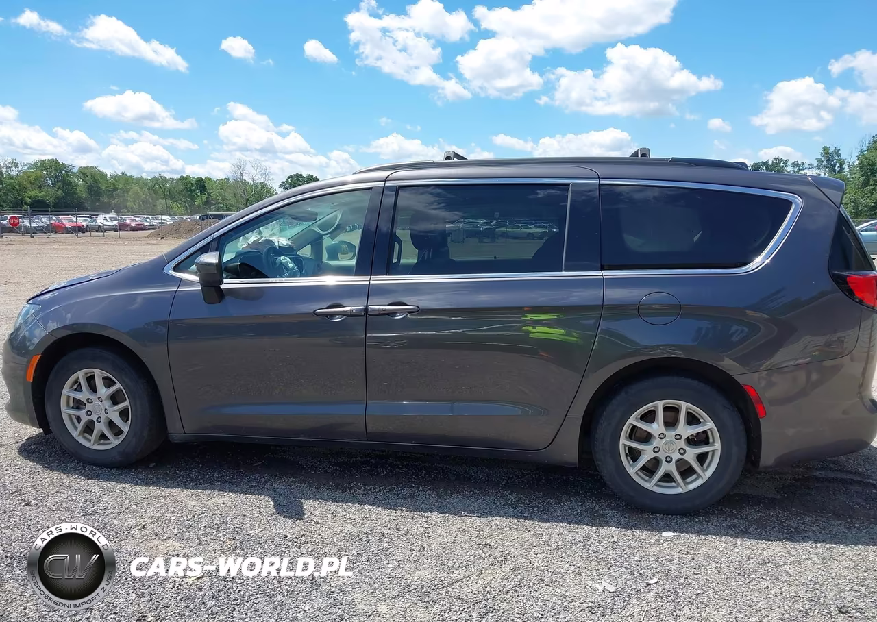 2020 Chrysler Voyager Lxi VIN:2C4RC1DG6LR182051 - 14