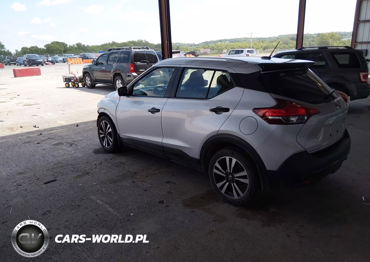 2018 Nissan Kicks Sr VIN:3N1CP5CU8JL510799 - 3