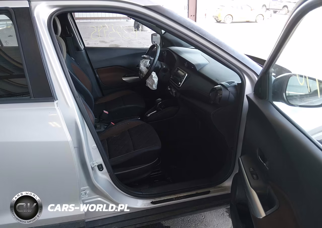 2018 Nissan Kicks Sr VIN:3N1CP5CU8JL510799 - 5