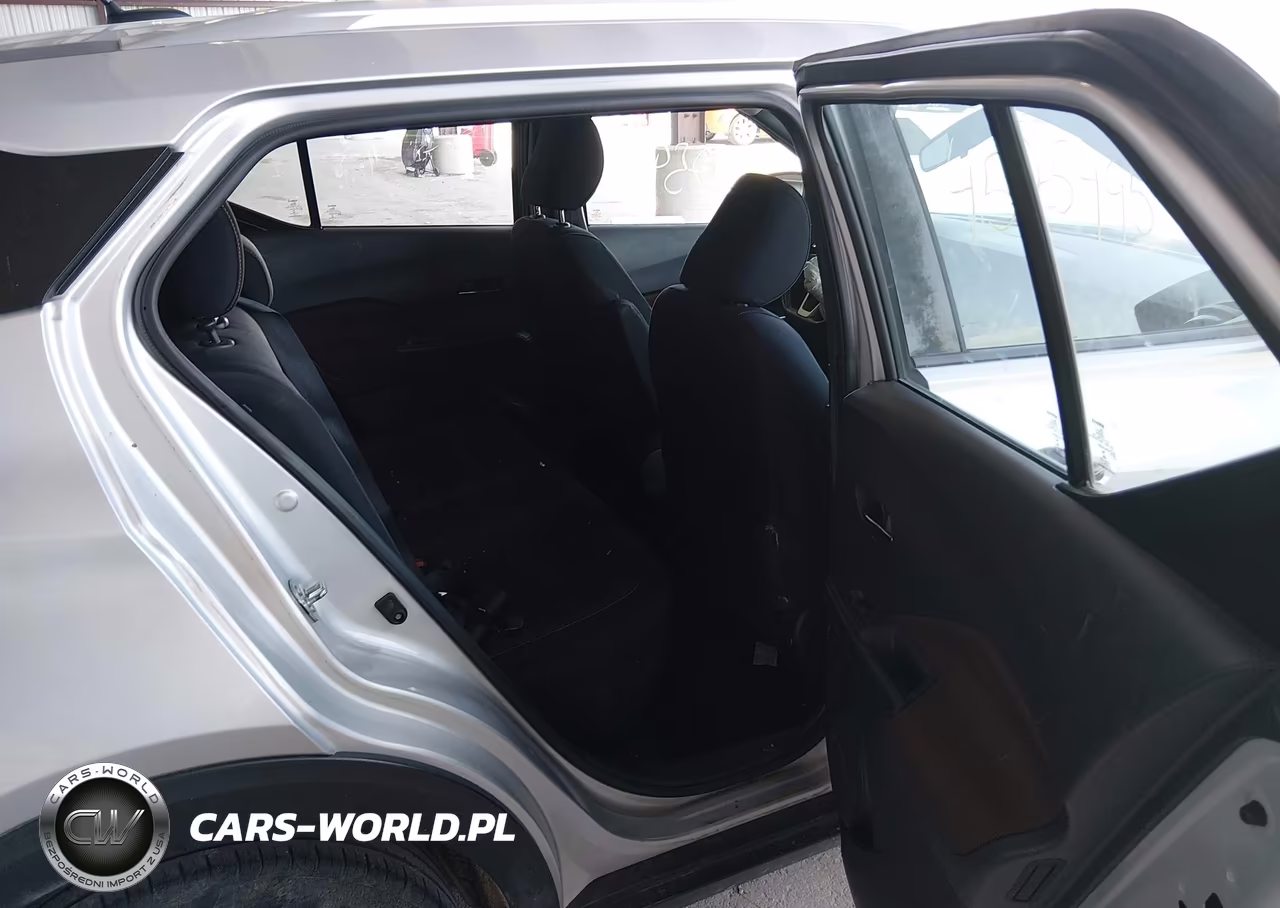 2018 Nissan Kicks Sr VIN:3N1CP5CU8JL510799 - 8