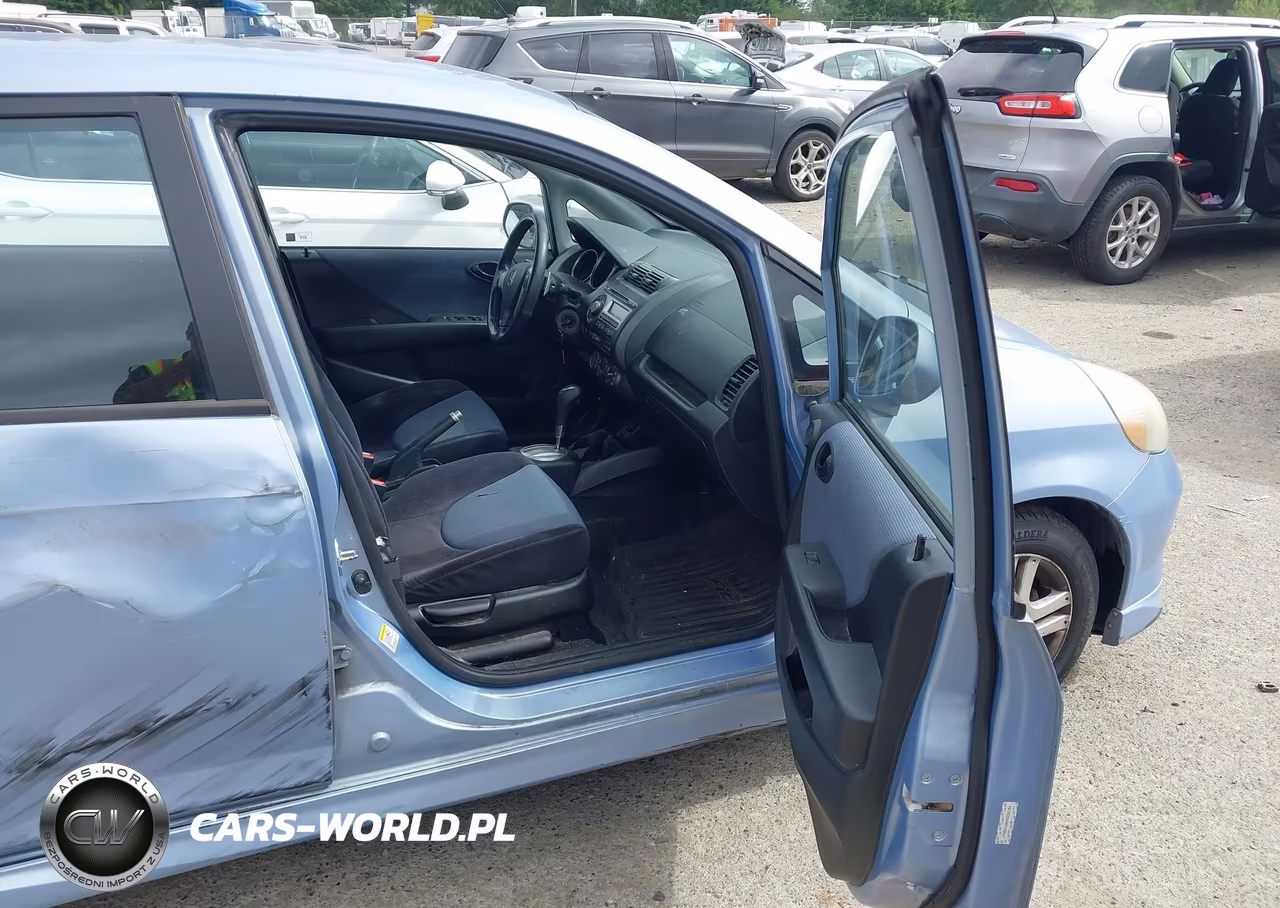2008 Honda Fit Sport VIN:JHMGD38698S000784 - 5
