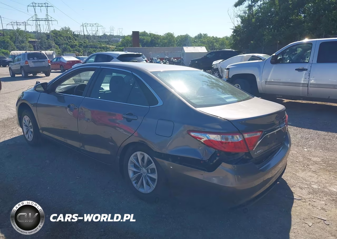 2017 Toyota Camry Le VIN:4T1BF1FK0HU337824 - 3