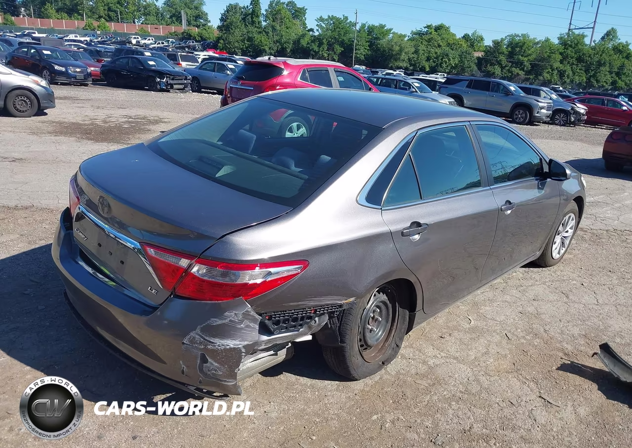 2017 Toyota Camry Le VIN:4T1BF1FK0HU337824 - 4