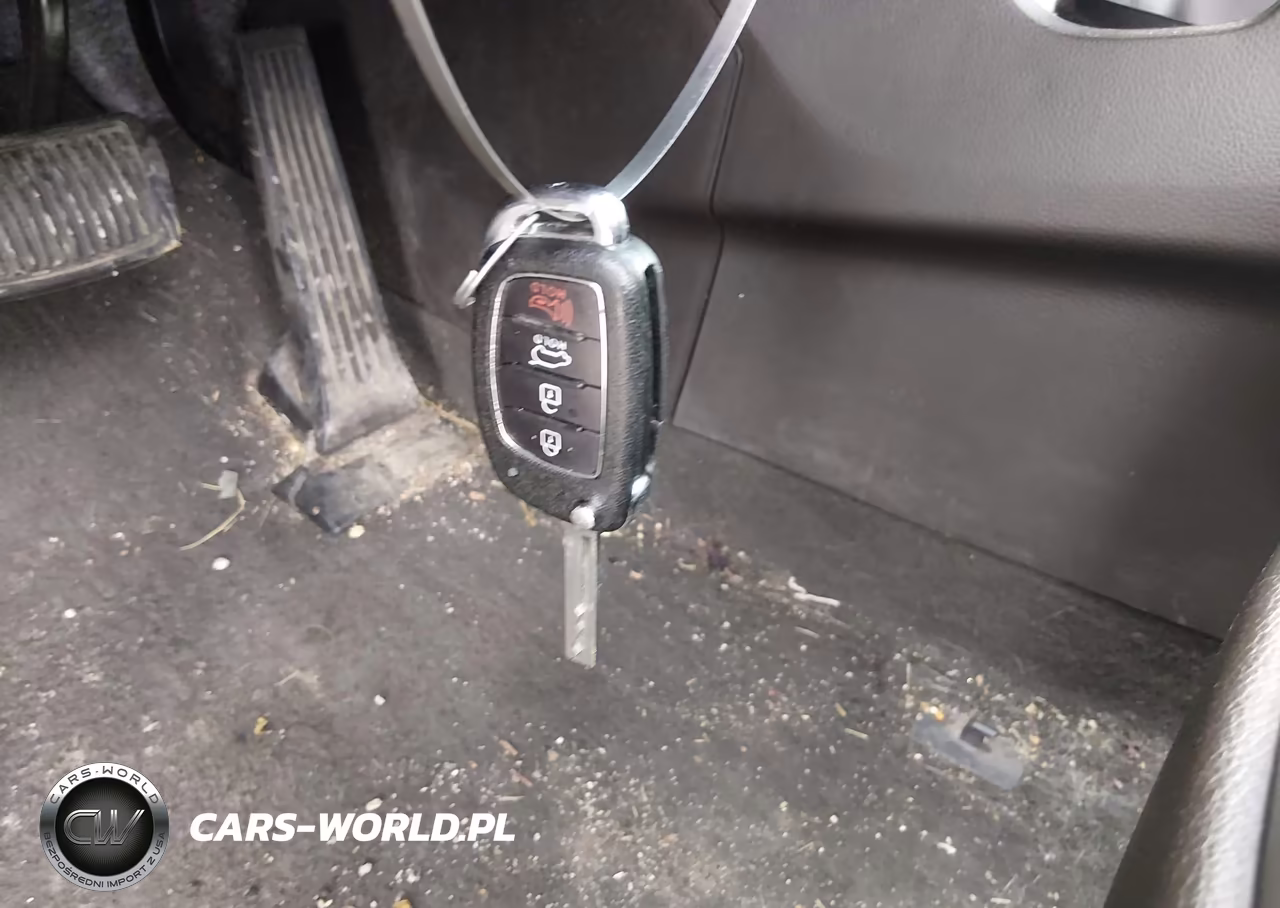 2017 Hyundai Santa Fe Se VIN:KM8SMDHF0HU216105 - 11