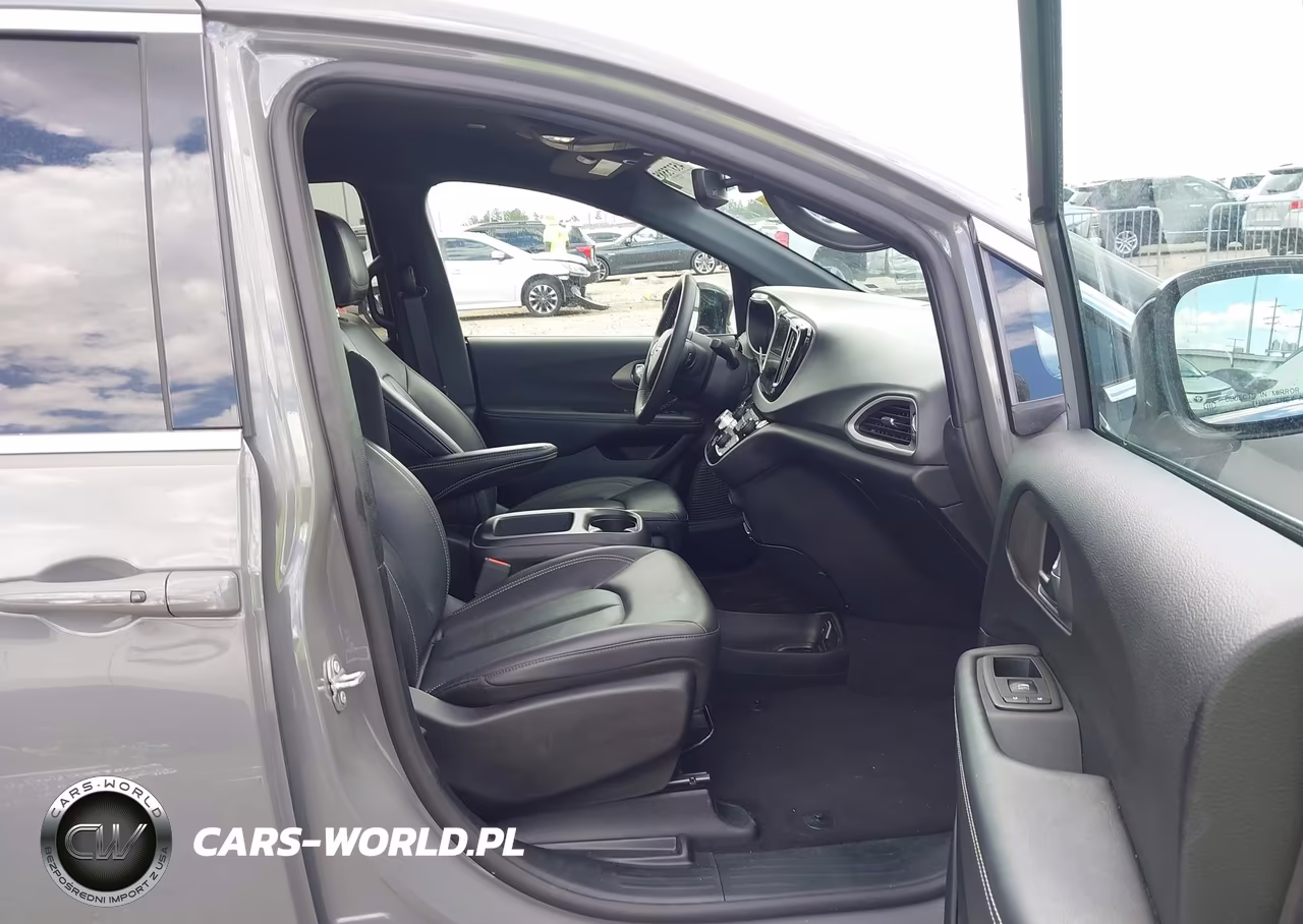 2025 Chrysler Pacifica Select VIN:2C4RC1BG7SR531381 - 5