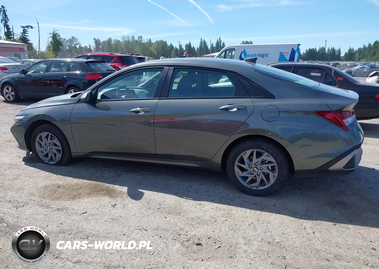2026 Hyundai Elantra Hybrid Blue VIN:KMHLM4DJXTU189289 - 14
