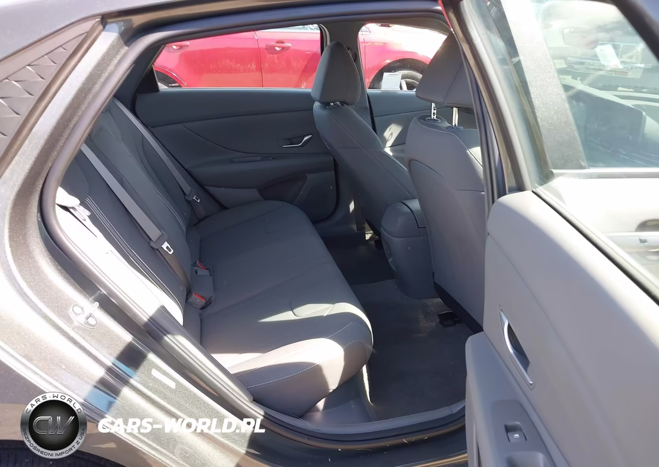 2026 Hyundai Elantra Hybrid Blue VIN:KMHLM4DJXTU189289 - 8